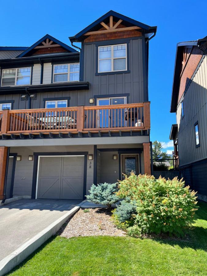 Perfect Base Invermere 3Bd Townhouse Mt Views With Garage المظهر الخارجي الصورة